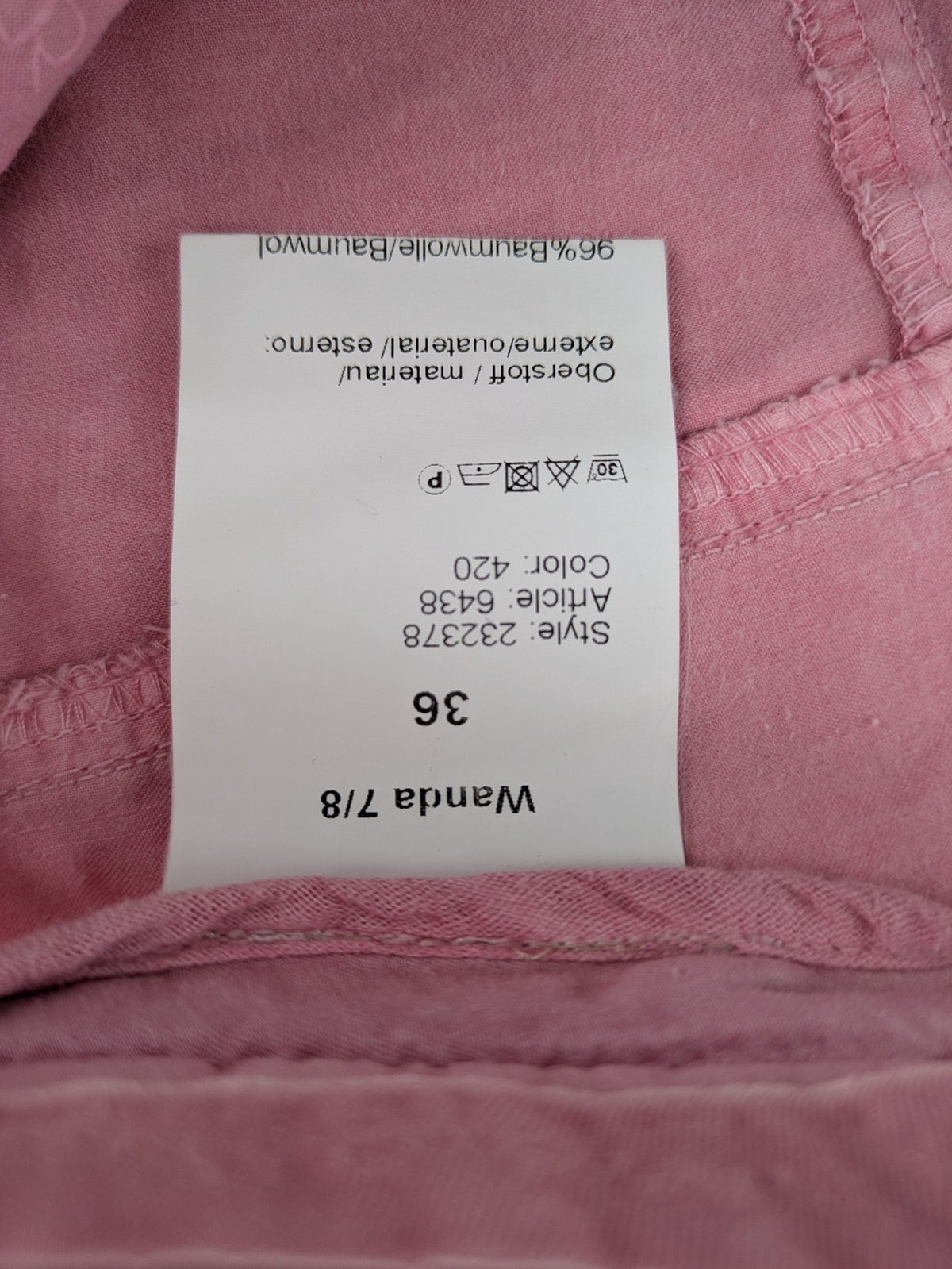 Raffaello Rossi pink pants 7/8 length with classic zip fly and soft stretch cotton.