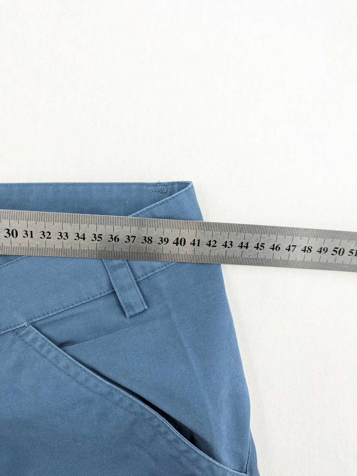 Fjällräven blue trousers G-1000 fabric, regular fit, mid waist, versatile for outdoor activities.