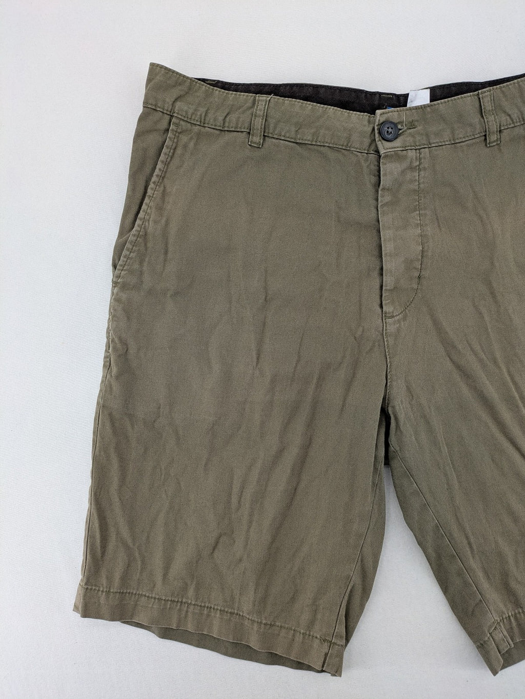 H&M Divided khaki chino shorts flat front design with practical pockets.