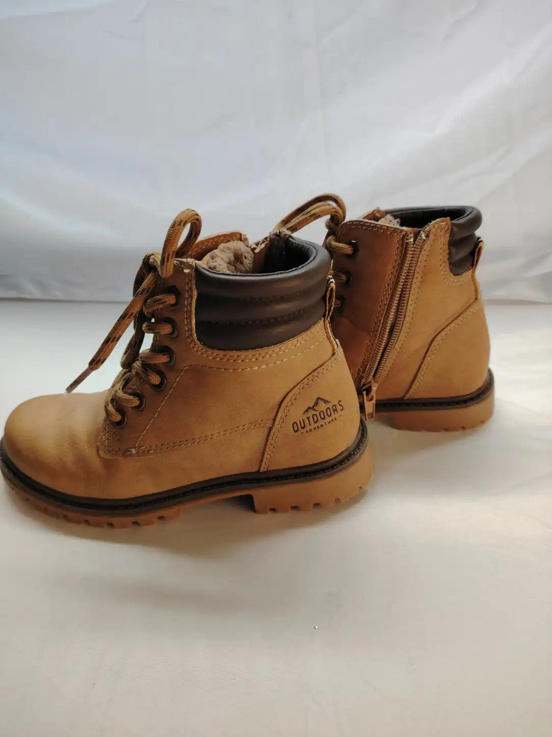 Lily & Dan brown winter boots size 30 with side zipper and classic lacing.