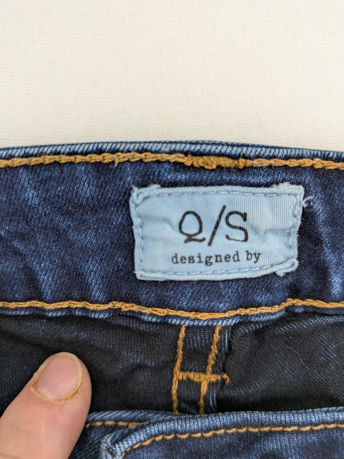 Q/S Designed By blue skinny jeans classic 5-pocket style with zipper and button closure