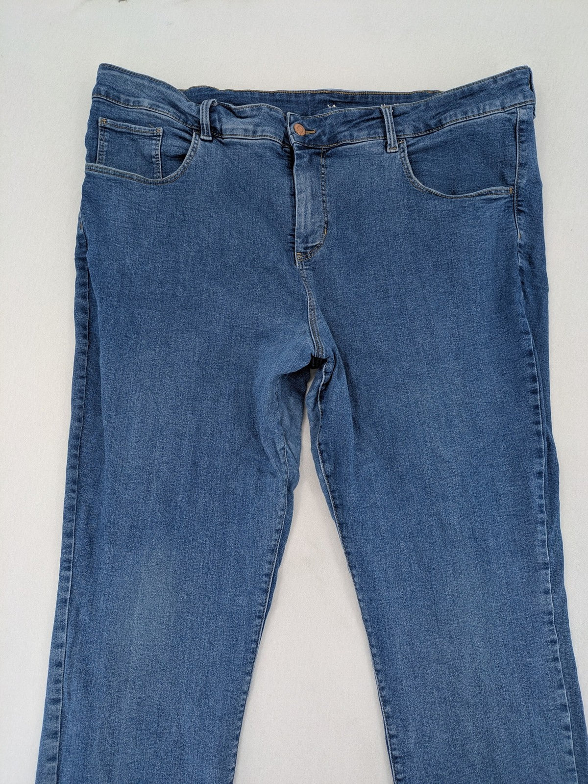 C&A blue skinny jeans with classic 5-pocket design and cotton-stretch material.