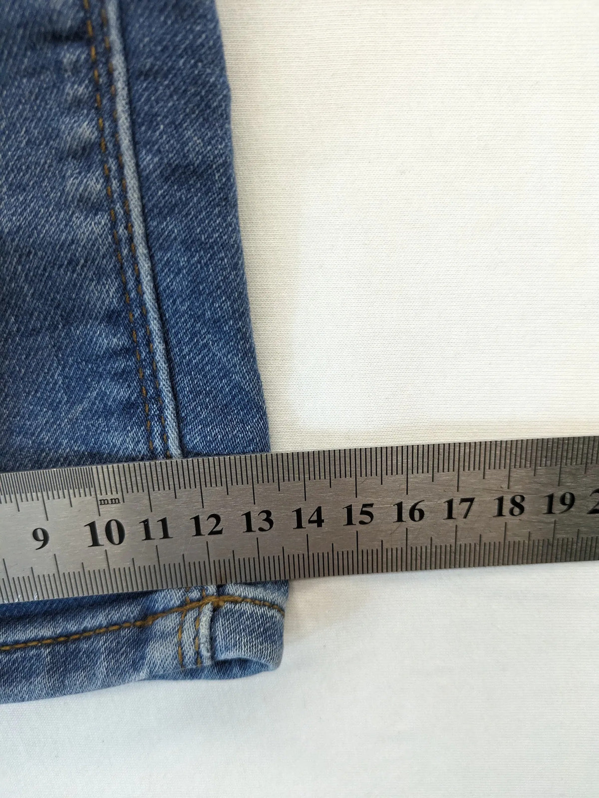 Esprit pink skinny jeans 5-pocket design with zipper, made from organic cotton blend.