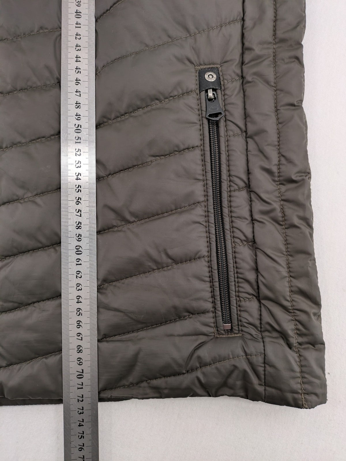 Camel Active khaki vest with full zip, quilted design, checkered lining, water-resistant.