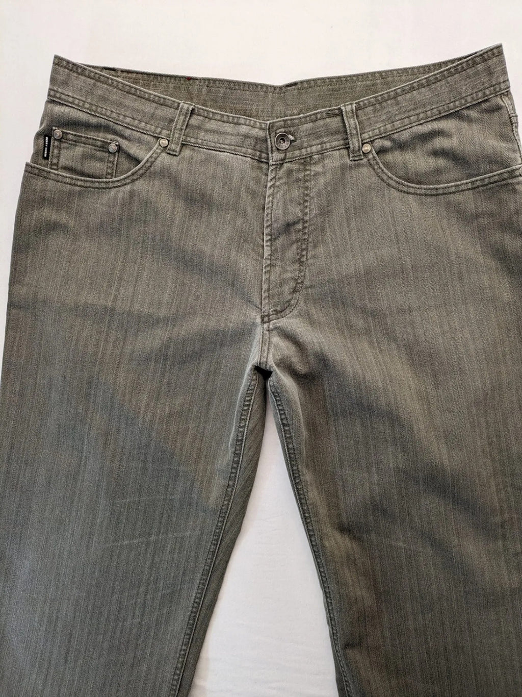 Gerry Weber grey straight jeans with herringbone pattern and classic 5-pocket design.