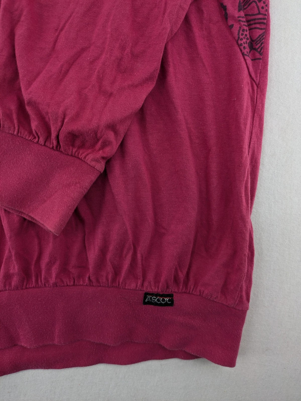 Ascot vintage sweatshirt black and pink with graphic patterns and elastic hem.