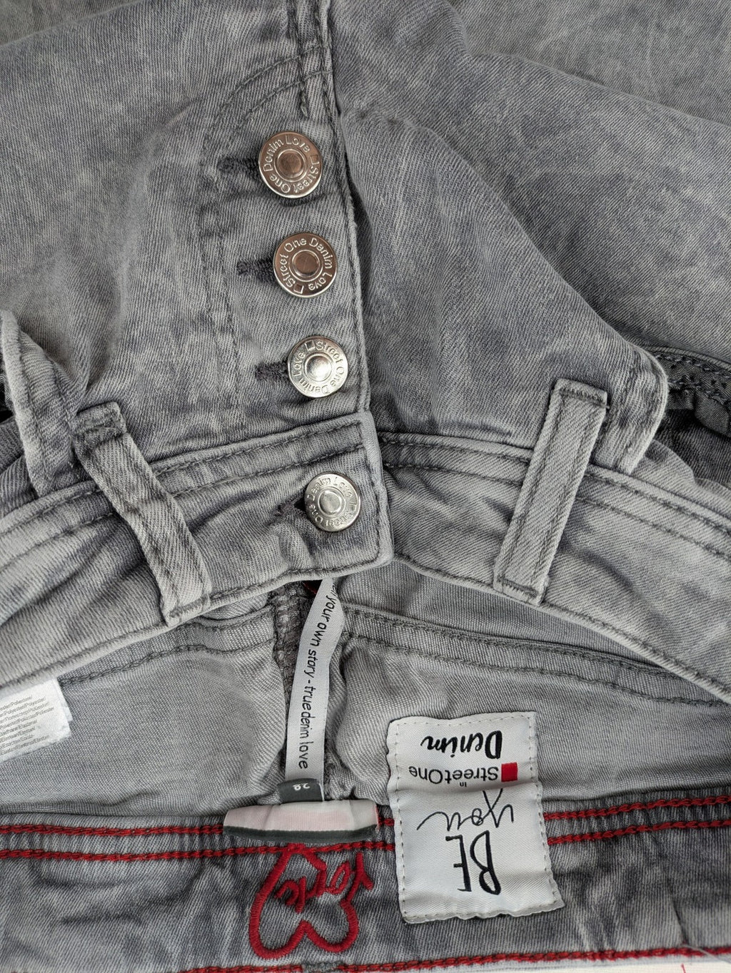 Street One grey straight jeans with button fly, used look, slim fit, cotton blend.