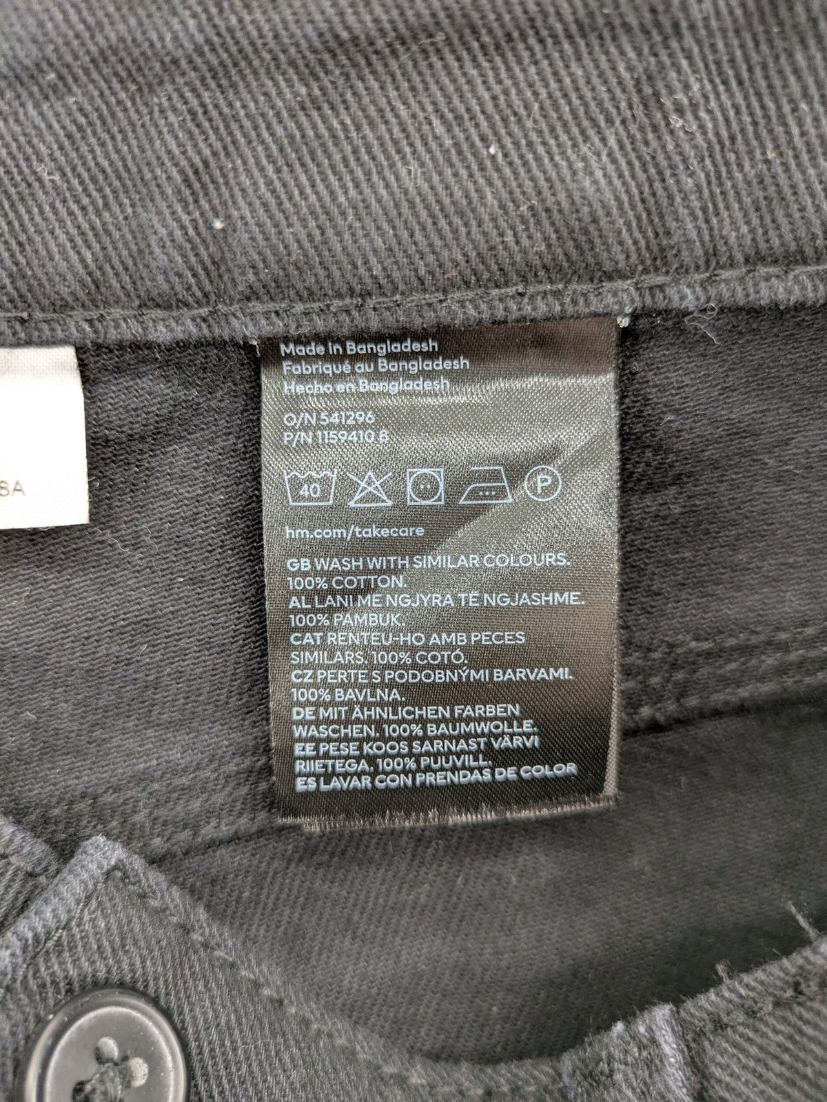 H&M Divided black cargo pants high waist cotton with multiple pockets and straight leg.