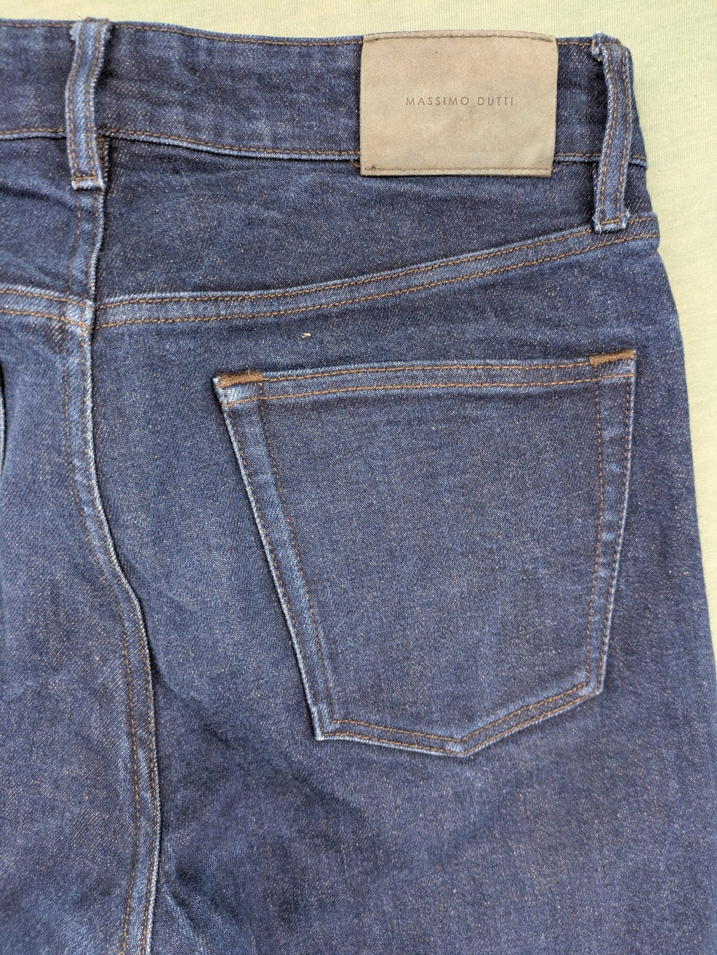 Massimo Dutti pink tapered fit jeans, stretch denim, classic design, versatile style.