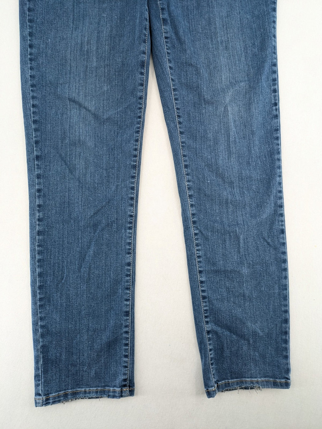 Walbusch blue straight jeans 5-pocket design with zipper and button closure