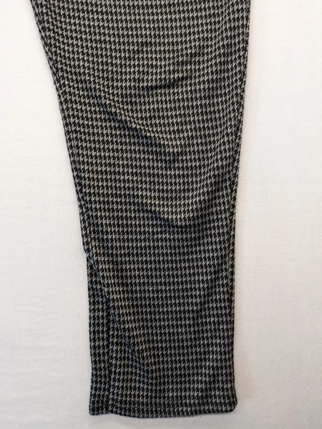 UP2FASHION beige and brown houndstooth pants with adjustable drawstring and soft stretch material.