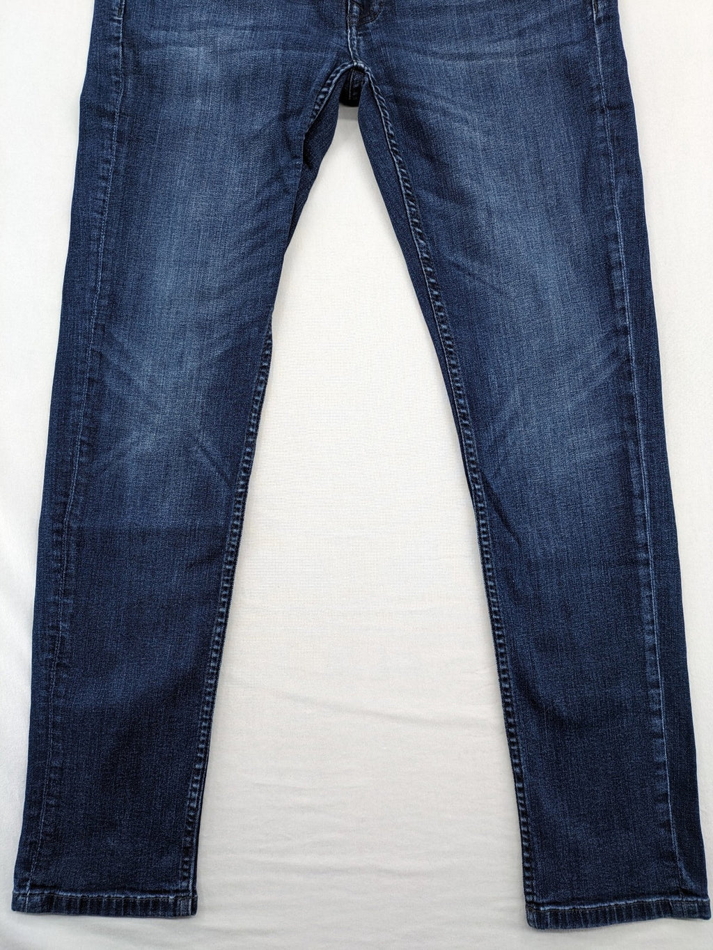 Clockhouse blue skinny fit jeans with stretch material and subtle logo detail.