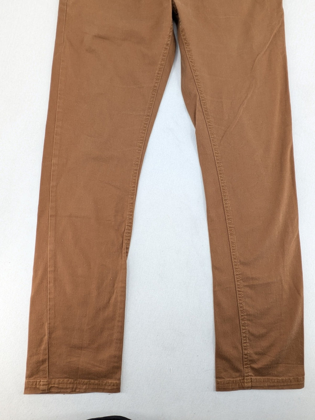 Savvy brown skinny jeans, classic 5-pocket design, made from cotton stretch twill.