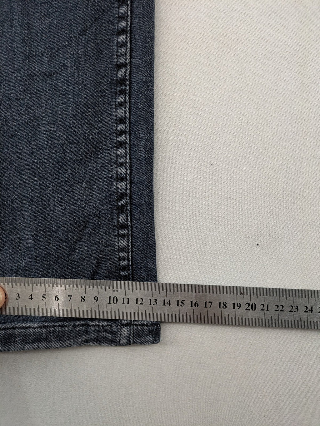 Zara blue slim fit jeans with classic 5-pocket design and subtle wash effect.