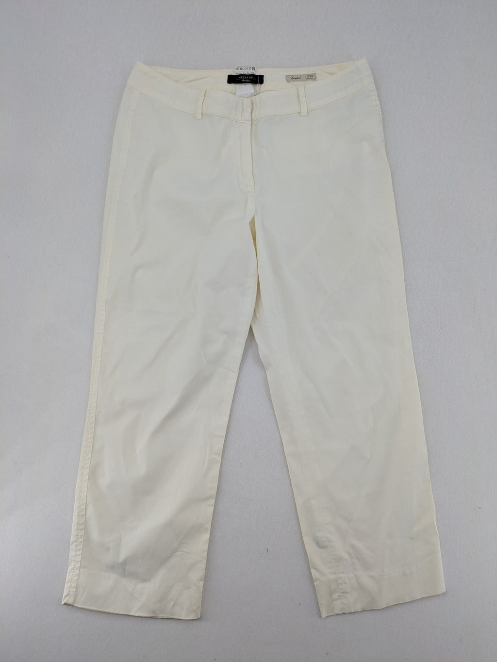 MaxMara cream cropped chino pants with zipper closure, belt loops, and back pockets.