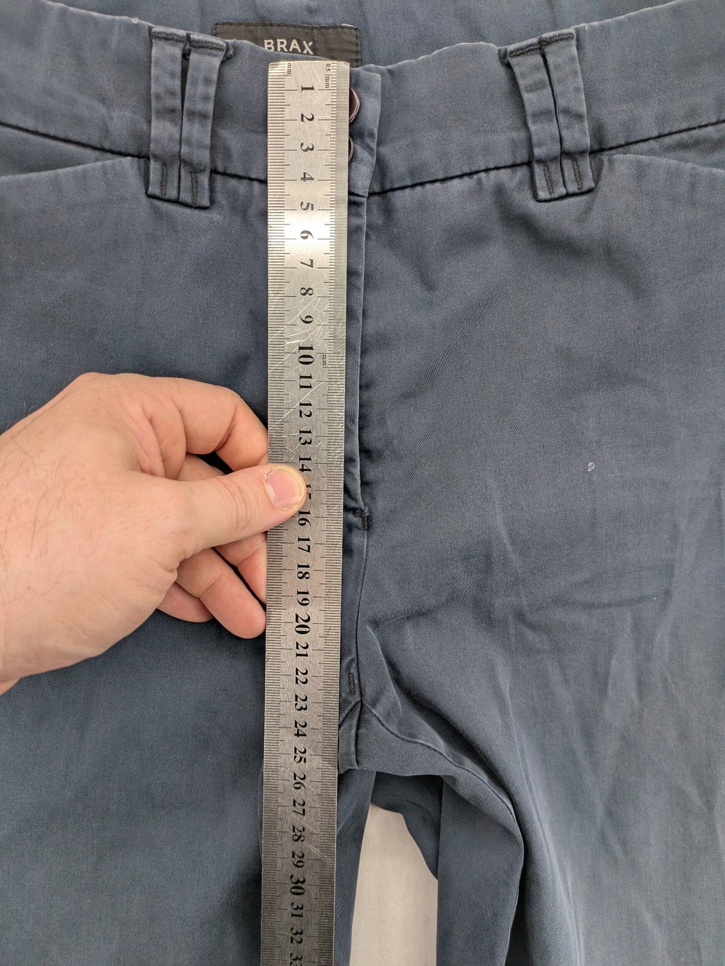 BRAX pink chino pants classic straight leg design with button closure and 4-pocket style.