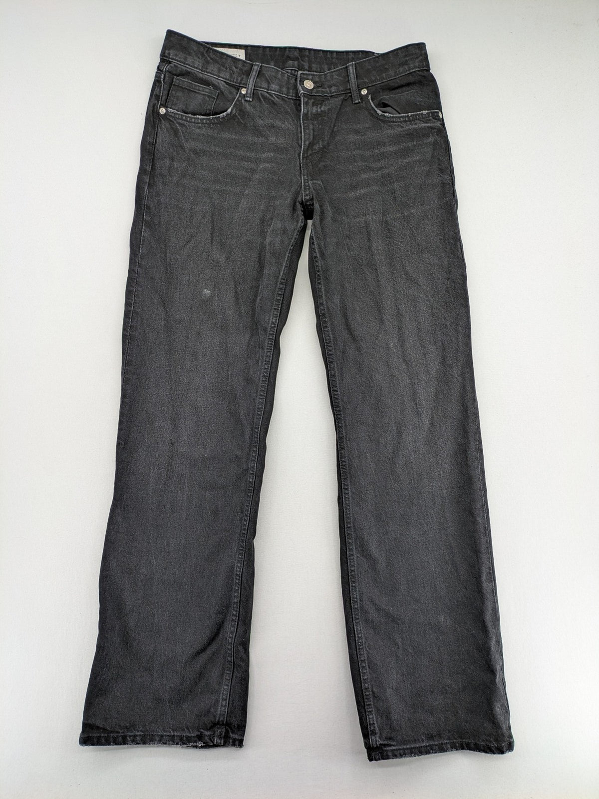 Zara grey straight jeans 5-pocket style with classic button closure and cotton blend material.