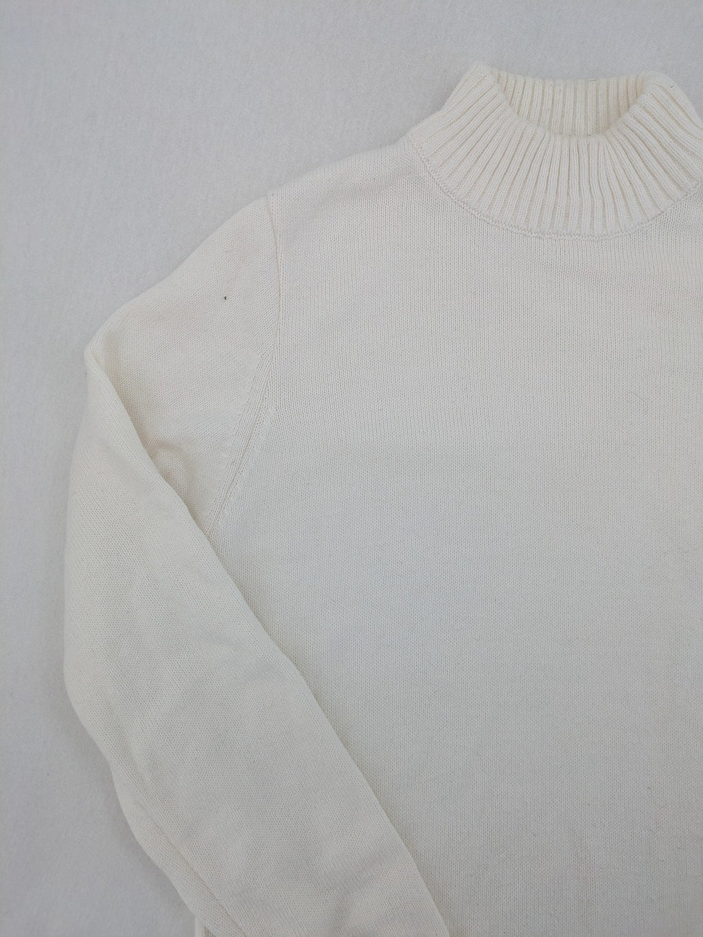 Parz Park white turtle neck jumper with ribbed collar and cuffs, soft acrylic material.