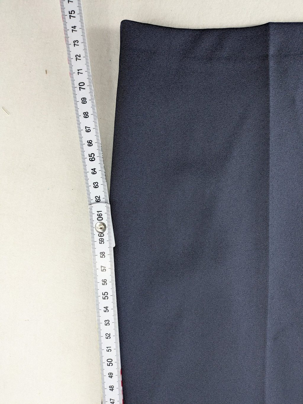 Baumwolle navy motorcycle pants with elastic waistband and classic straight cut design.