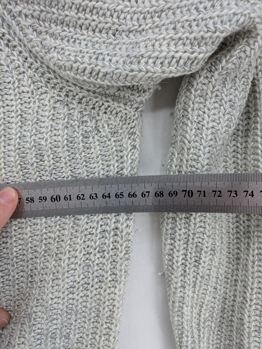 Globe-Trotter grey turtle neck jumper ribbed knit with raglan sleeves.