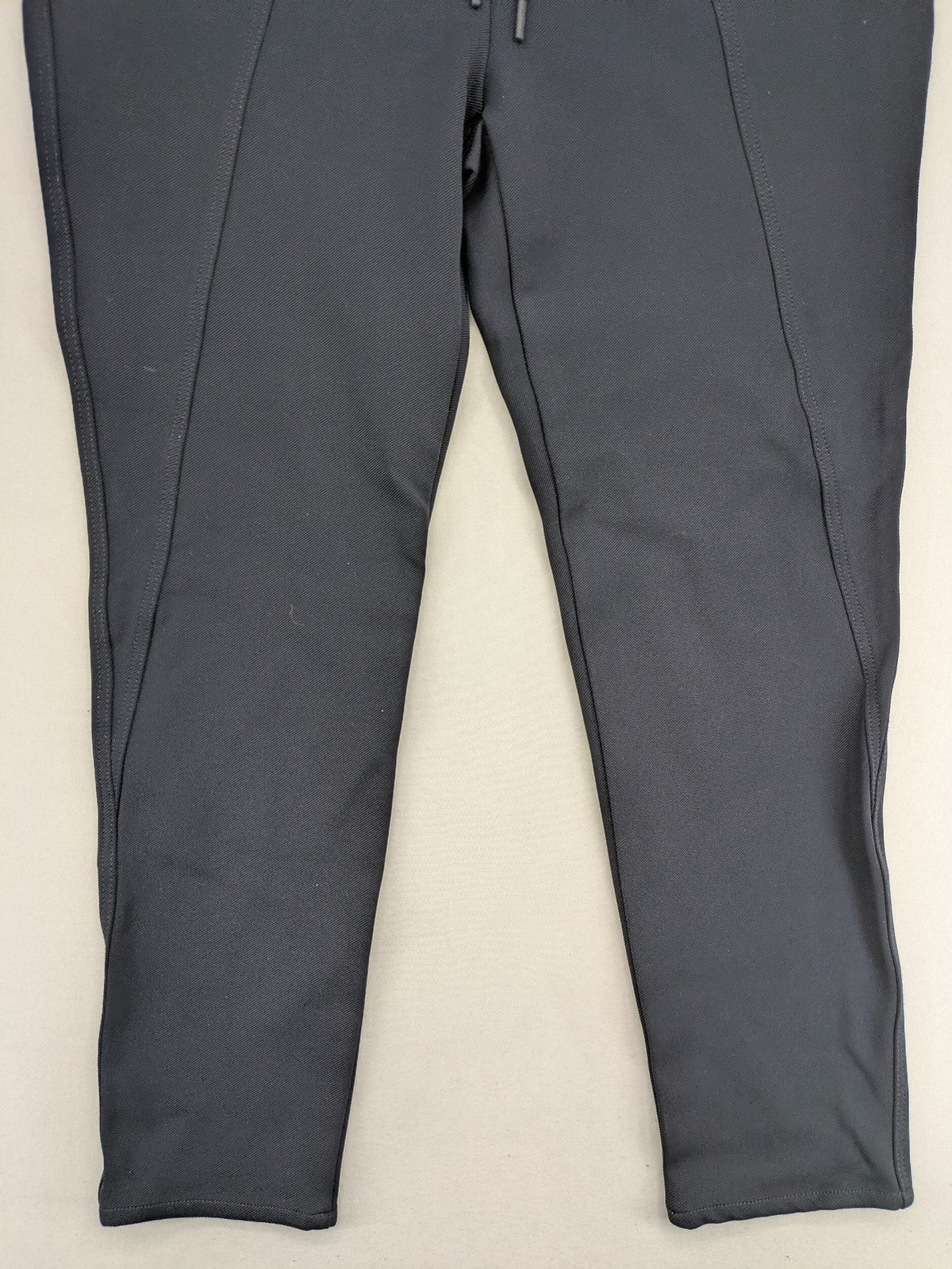Gerry Weber grey jogger pants with elastic waistband and decorative 5-pocket style.