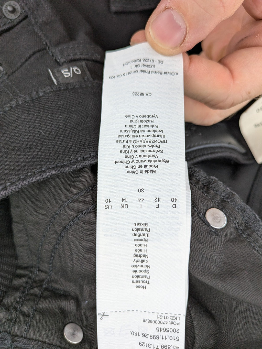 Q/S skinny fit jeans black mid-rise with stretch fabric and sleek silhouette.