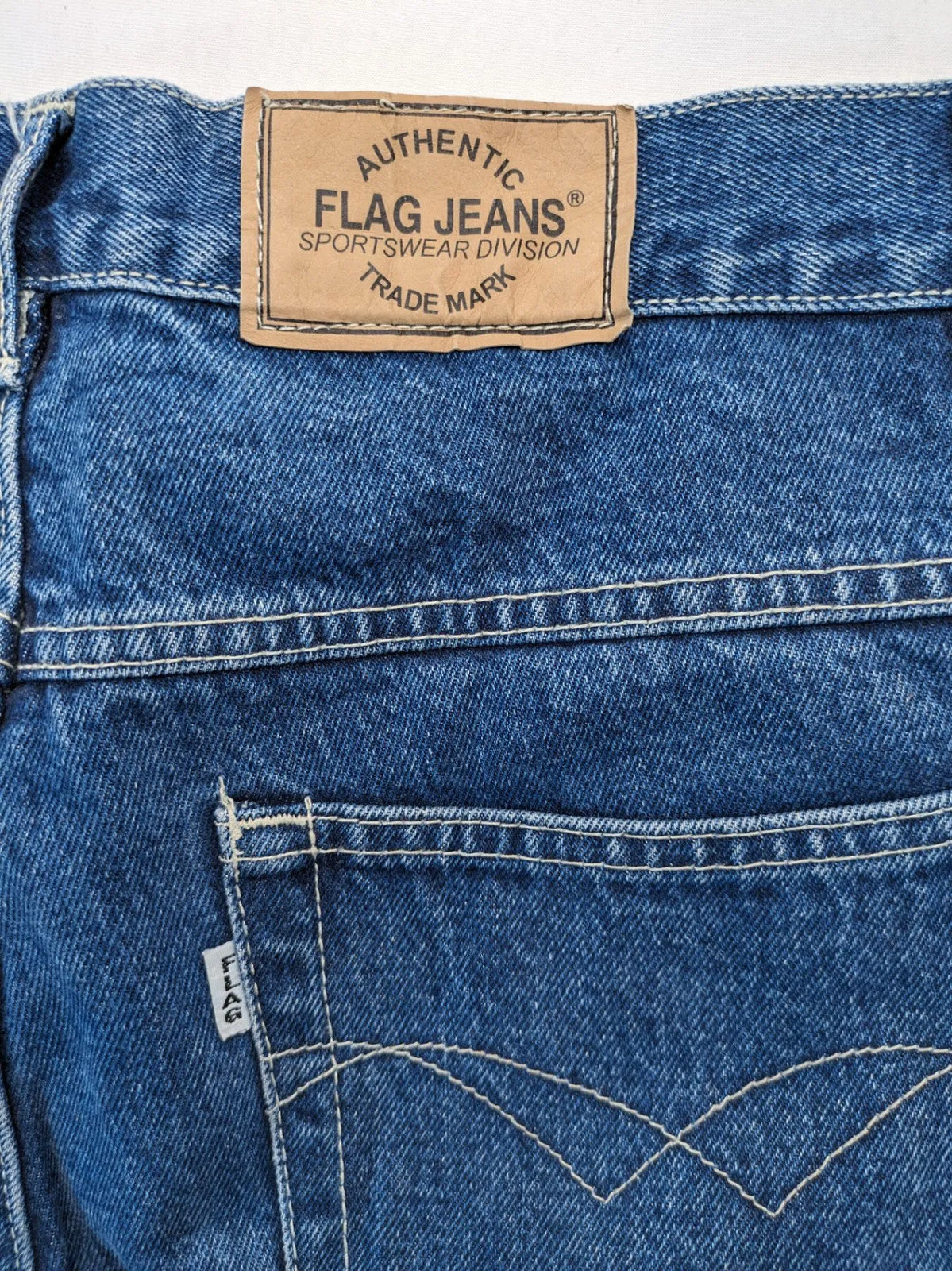 Flag Jeans blue straight leg jeans 5-pocket style robust denim classic wash