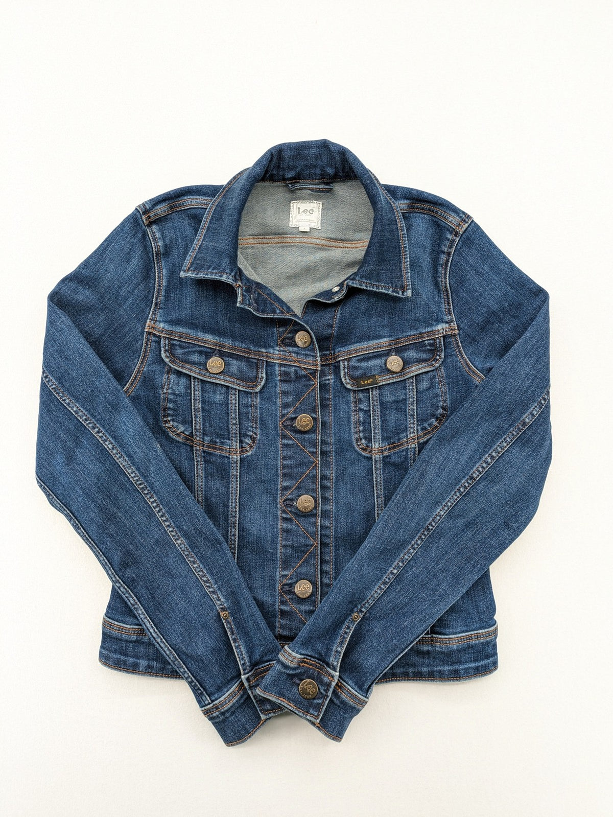 Lee blue denim jacket classic slim fit with button closure and chest pockets