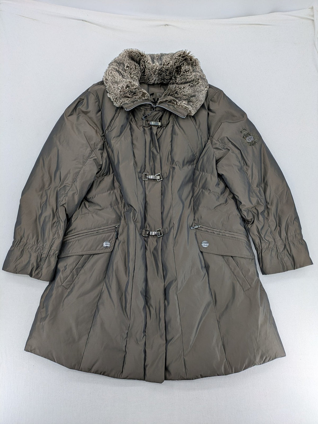 Gerry Weber Edition grey quilted coat with faux fur collar and metal toggle closures.