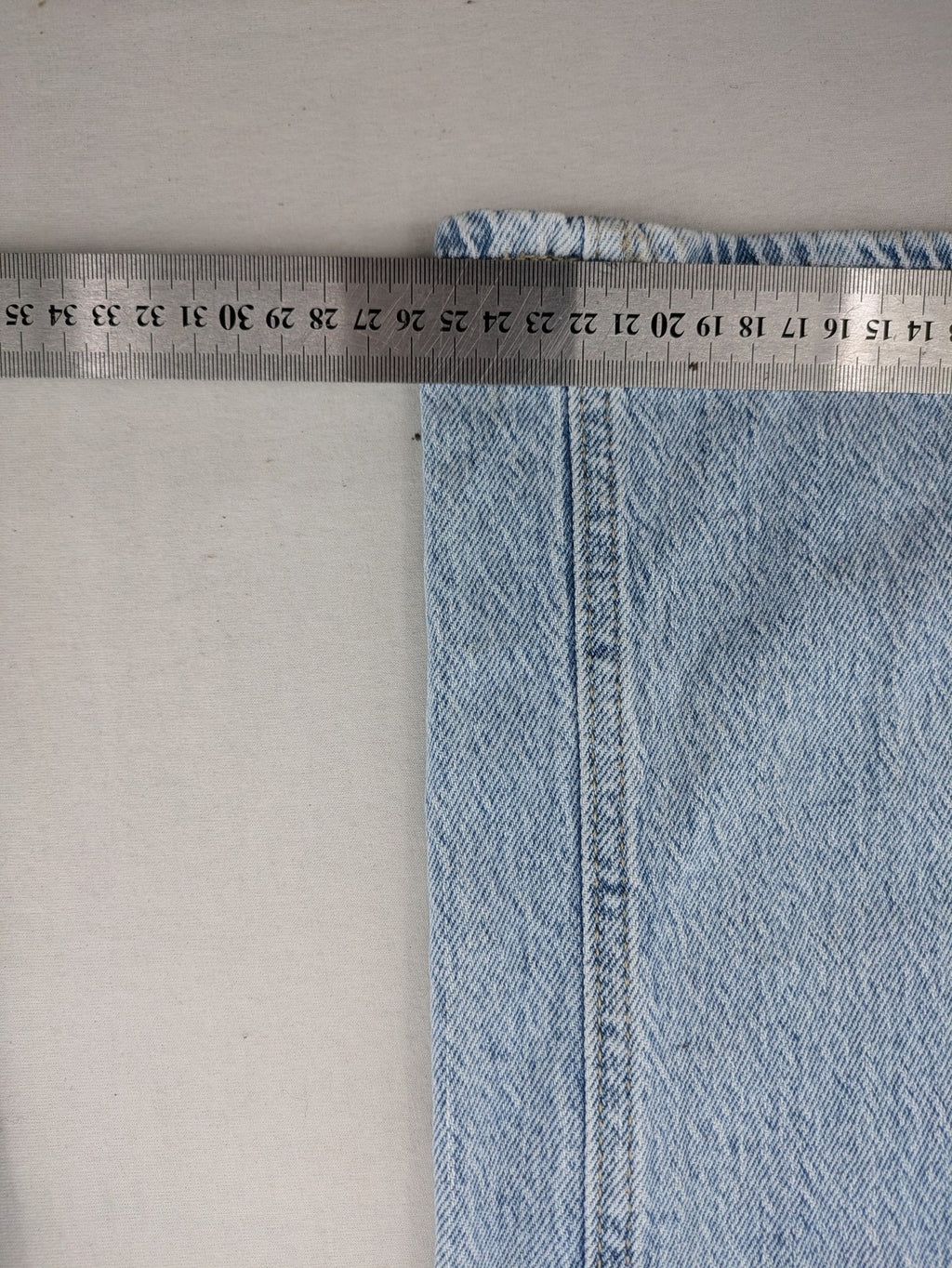 Vero Moda blue wide leg high waist jeans, classic 5-pocket design, washed denim.
