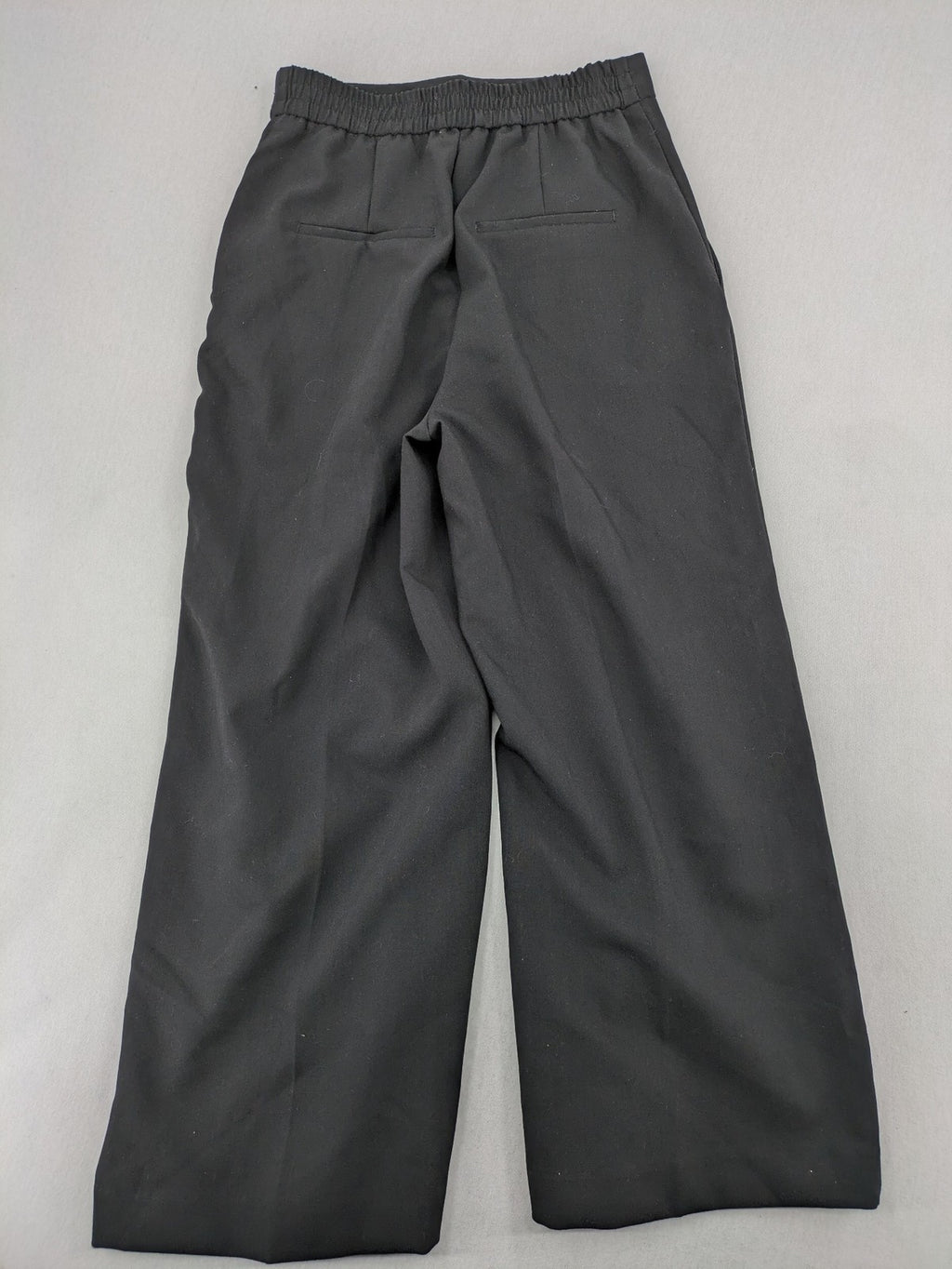 Zara black culotte pants high waist with elastic waistband and wide leg design.