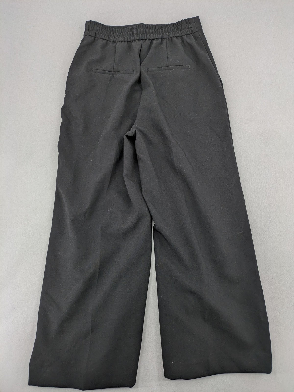 Zara black culotte pants high waist with elastic waistband and wide leg design.
