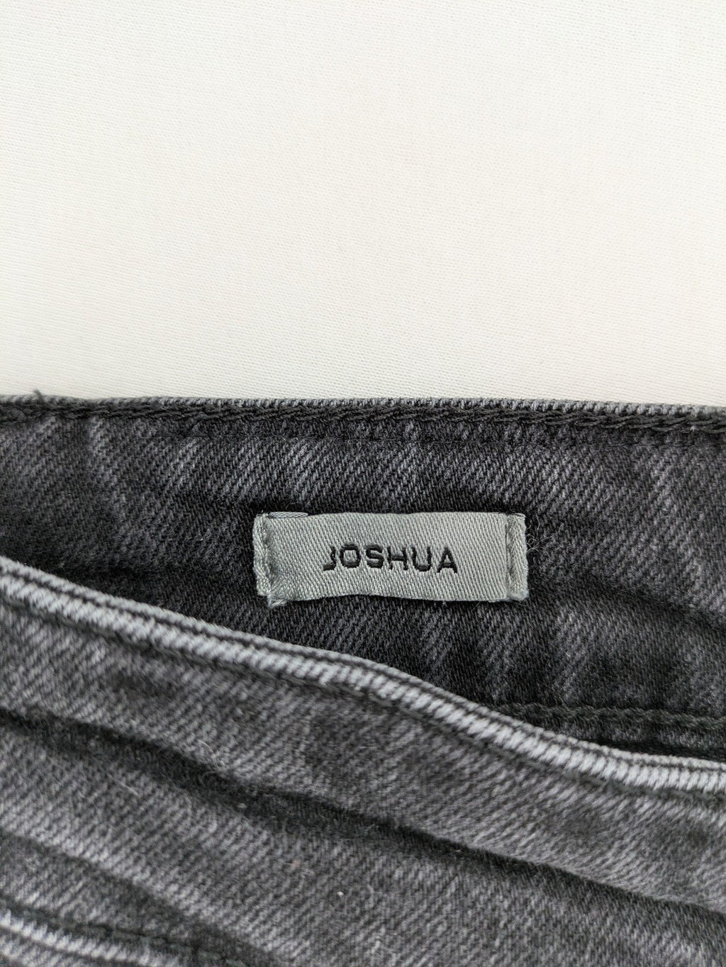 LTB blue straight jeans with classic 5-pocket design and low-rise slim fit.