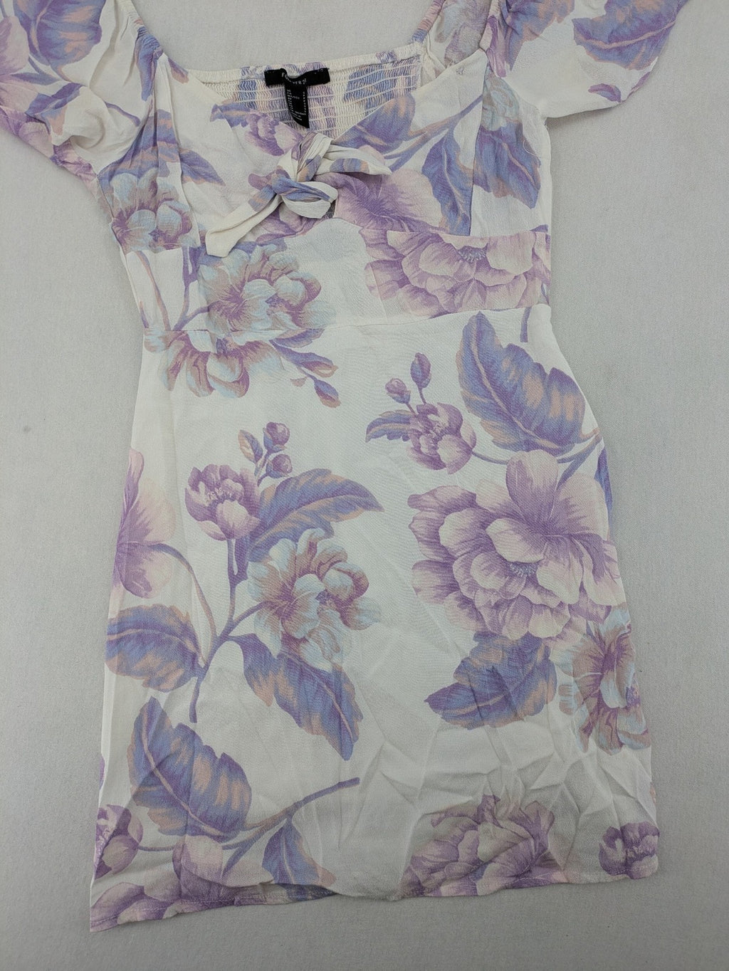 Forever 21 women's midi dress white with blue and purple floral pattern, smocked bodice, puff sleeves.