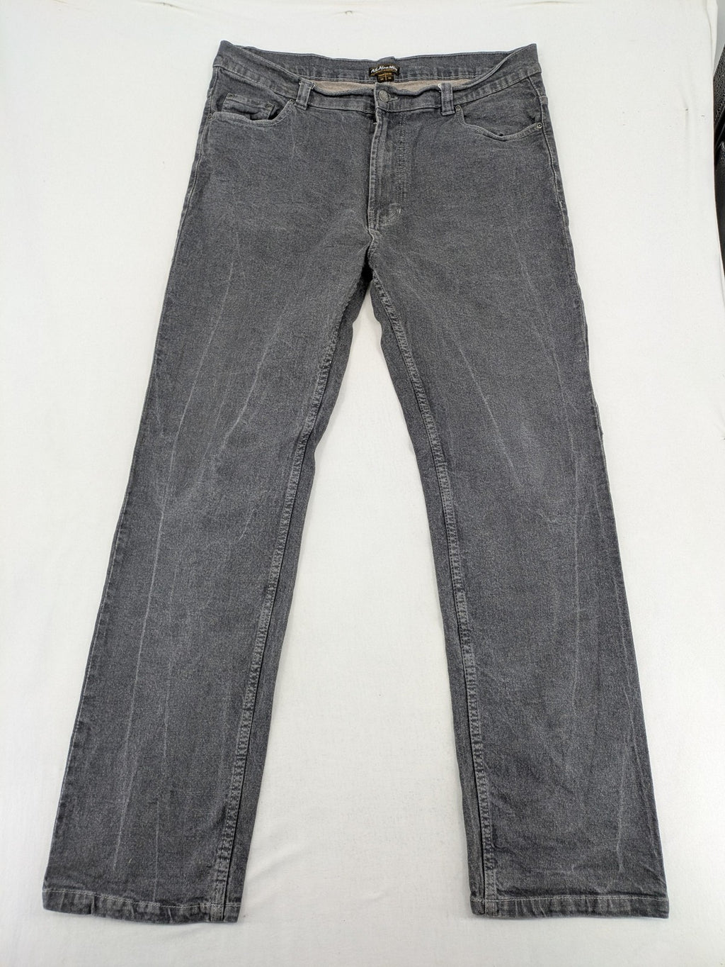 Atlas For Men grey straight jeans 5-pocket design with stretch material for comfort.