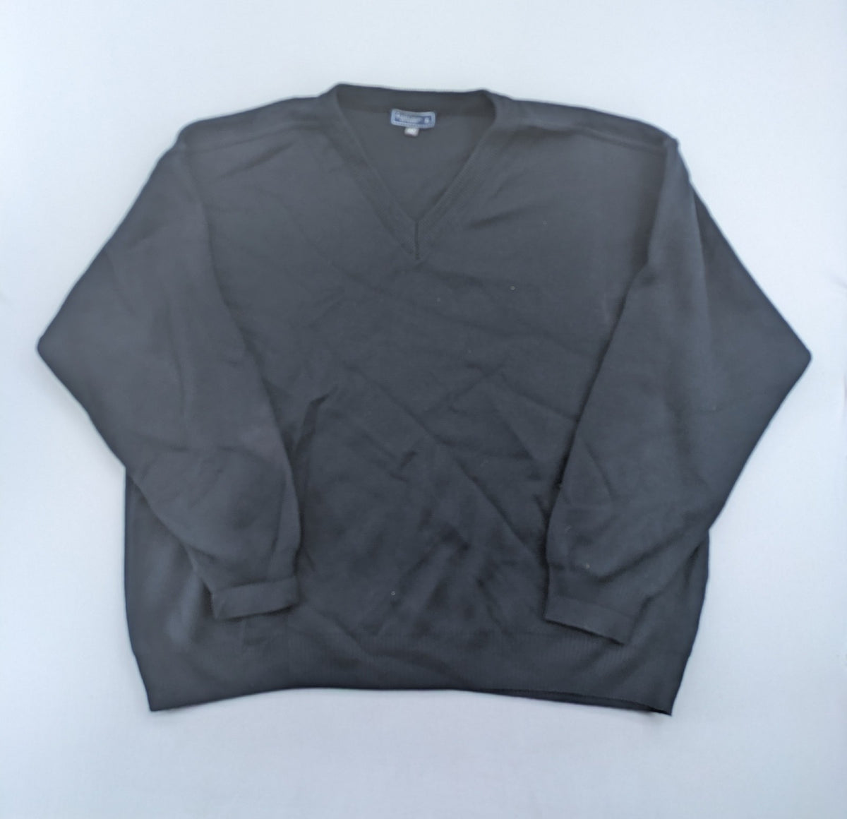 Louis Fashion grey turtle neck jumper with V-neck and ribbed cuffs.
