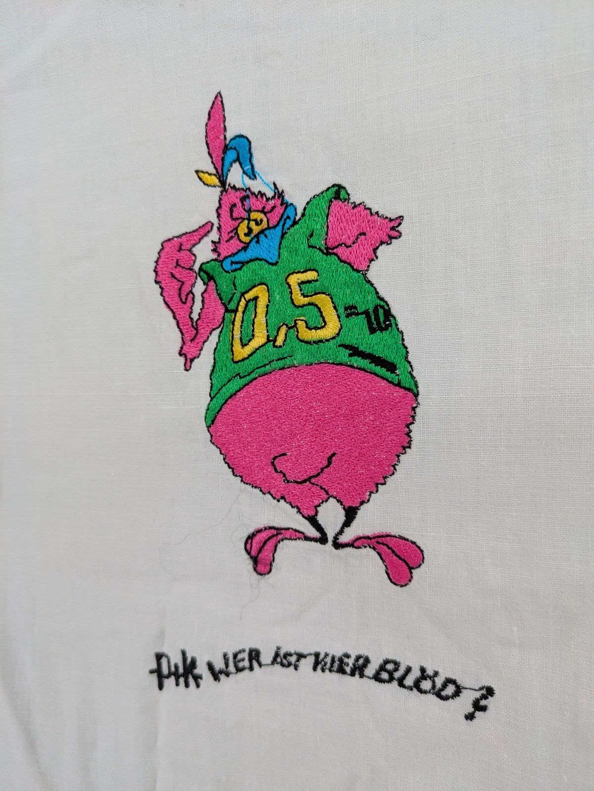 Southwest Castle vintage short-sleeve shirt white with colorful cartoon embroidery and German text.