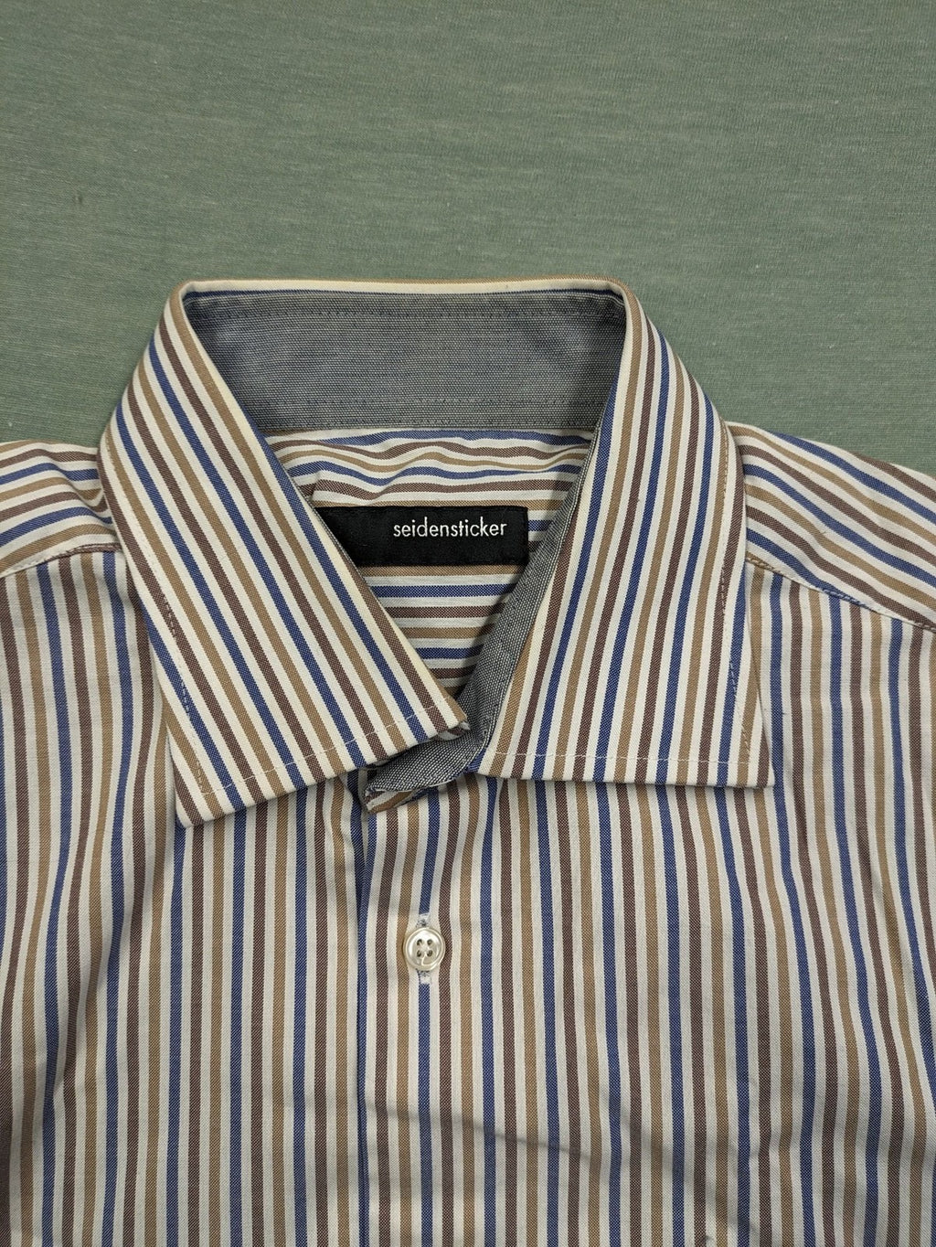 Seidensticker beige button-up shirt vertical striped pattern blue and brown, cotton material.