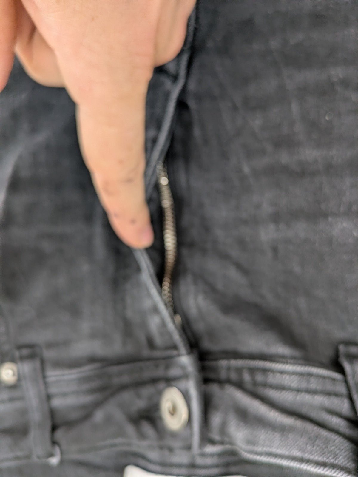 Zara slim fit jeans grey washed with distressed details and frayed hem.