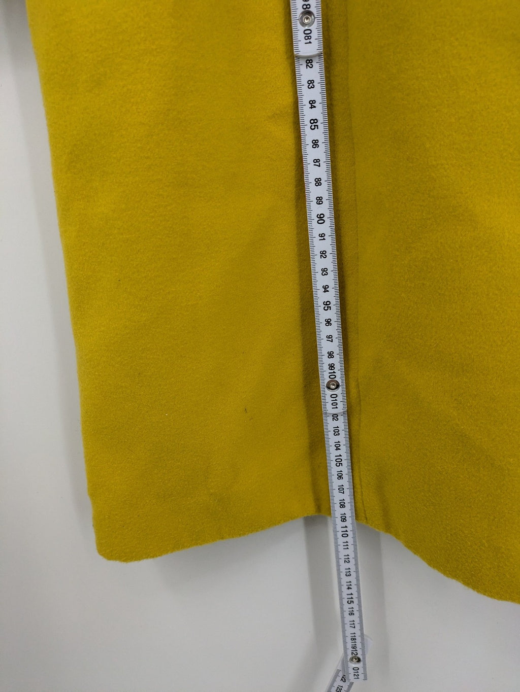 Bpc Selection yellow jacket kragenlos design with button placket and front pockets.