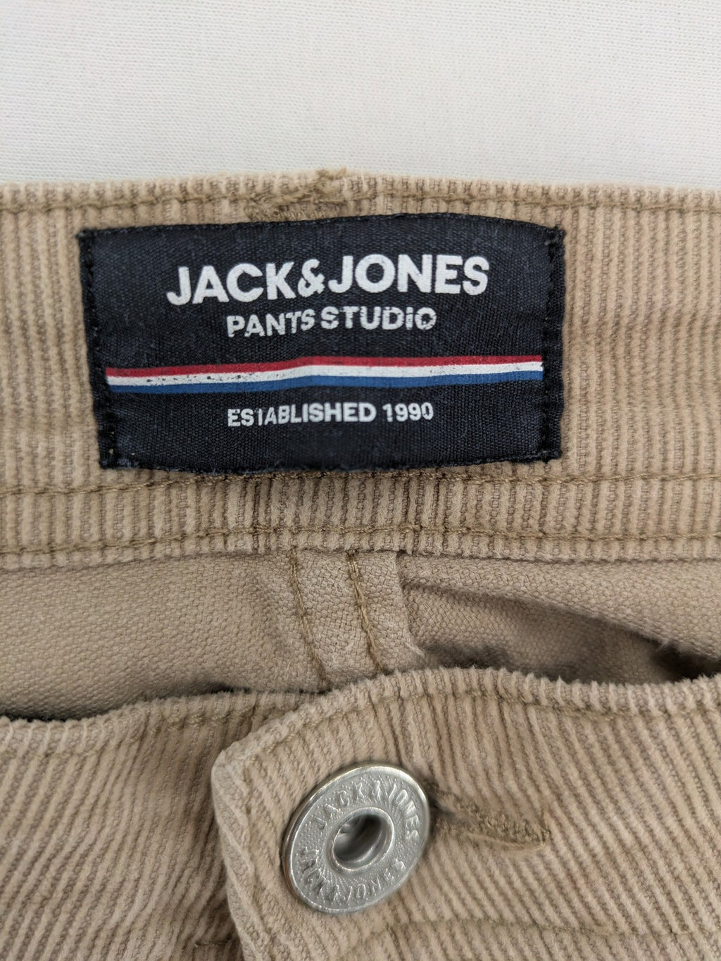 Jack & Jones beige cord pants slim fit 5-pocket design, sturdy material.