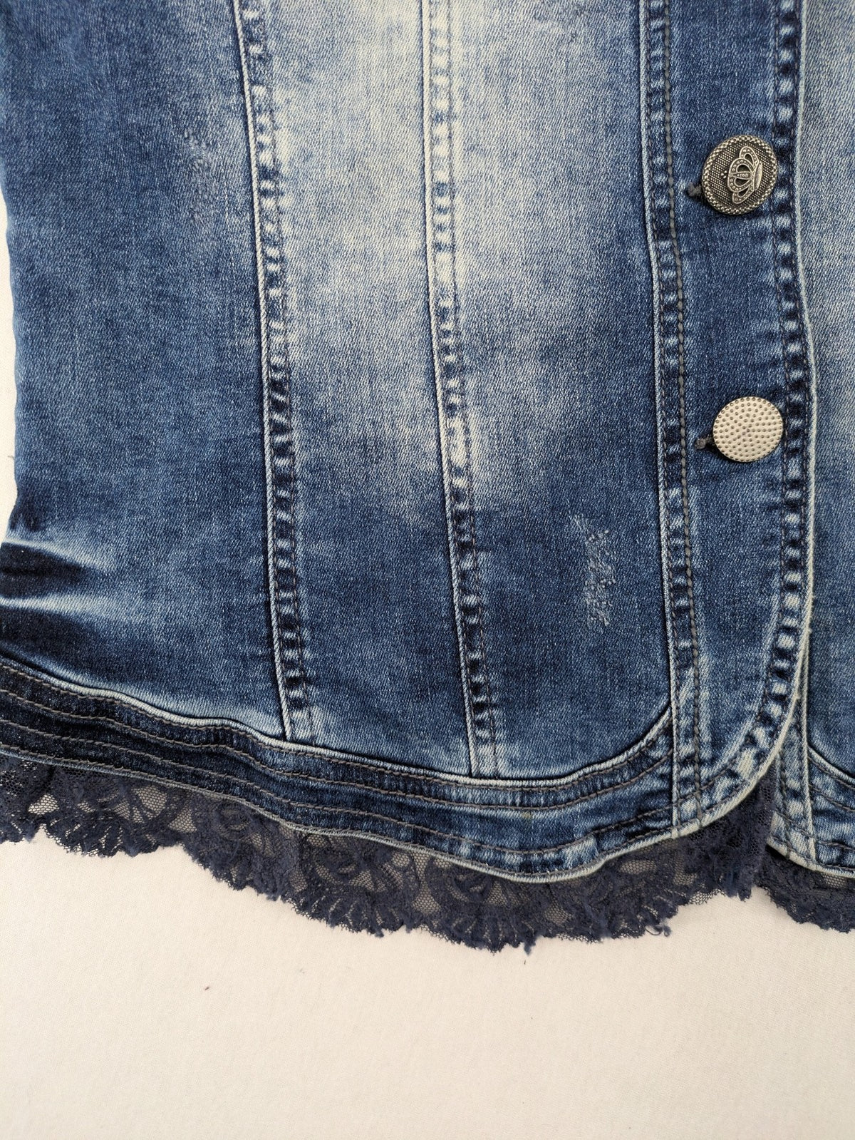 TREDY blue denim jacket with sequins, lace trim, and fitted design.