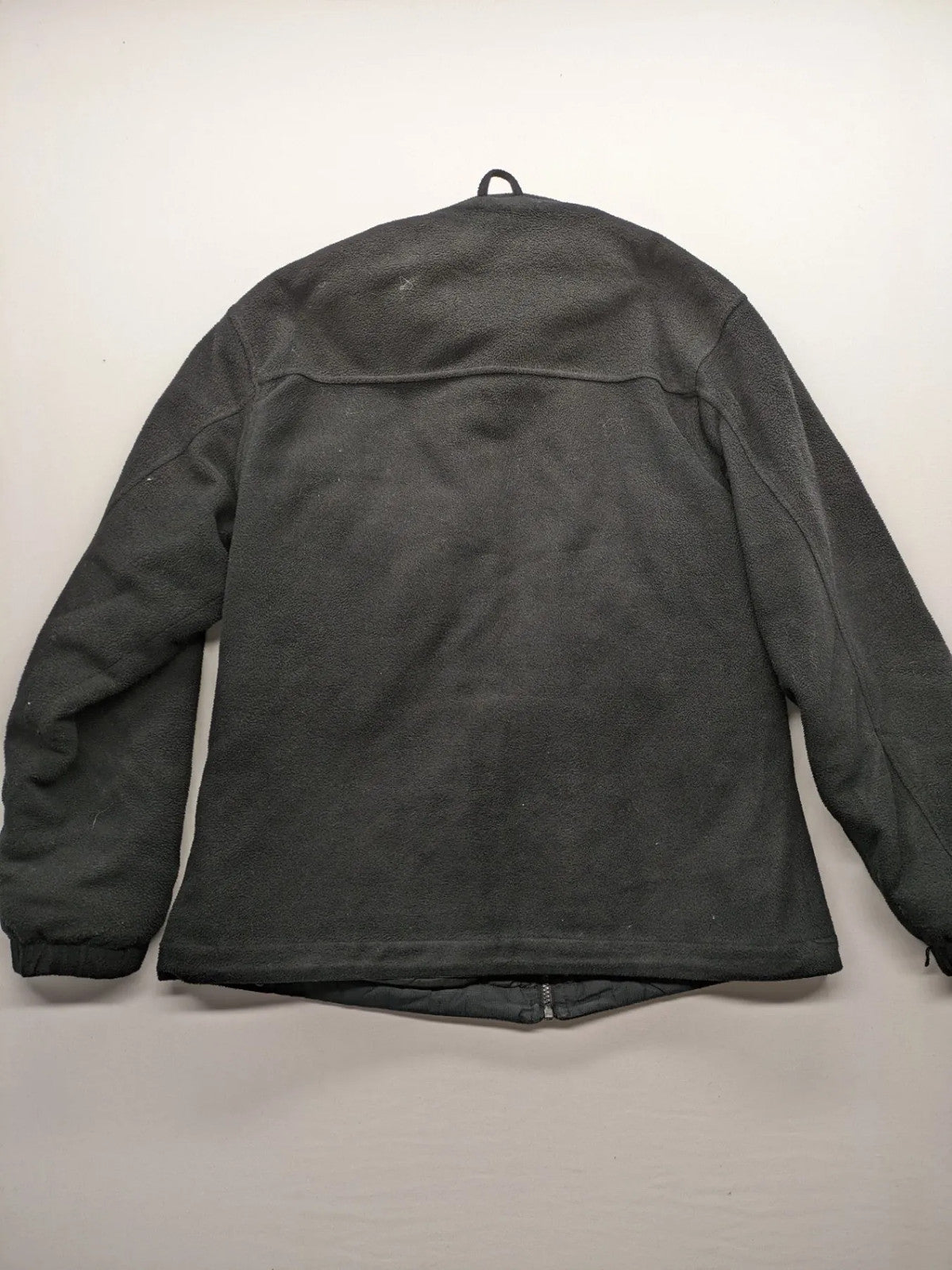 New Feeling black outdoor jacket XXL, fleece material, zip closure, side pockets, waterproof.