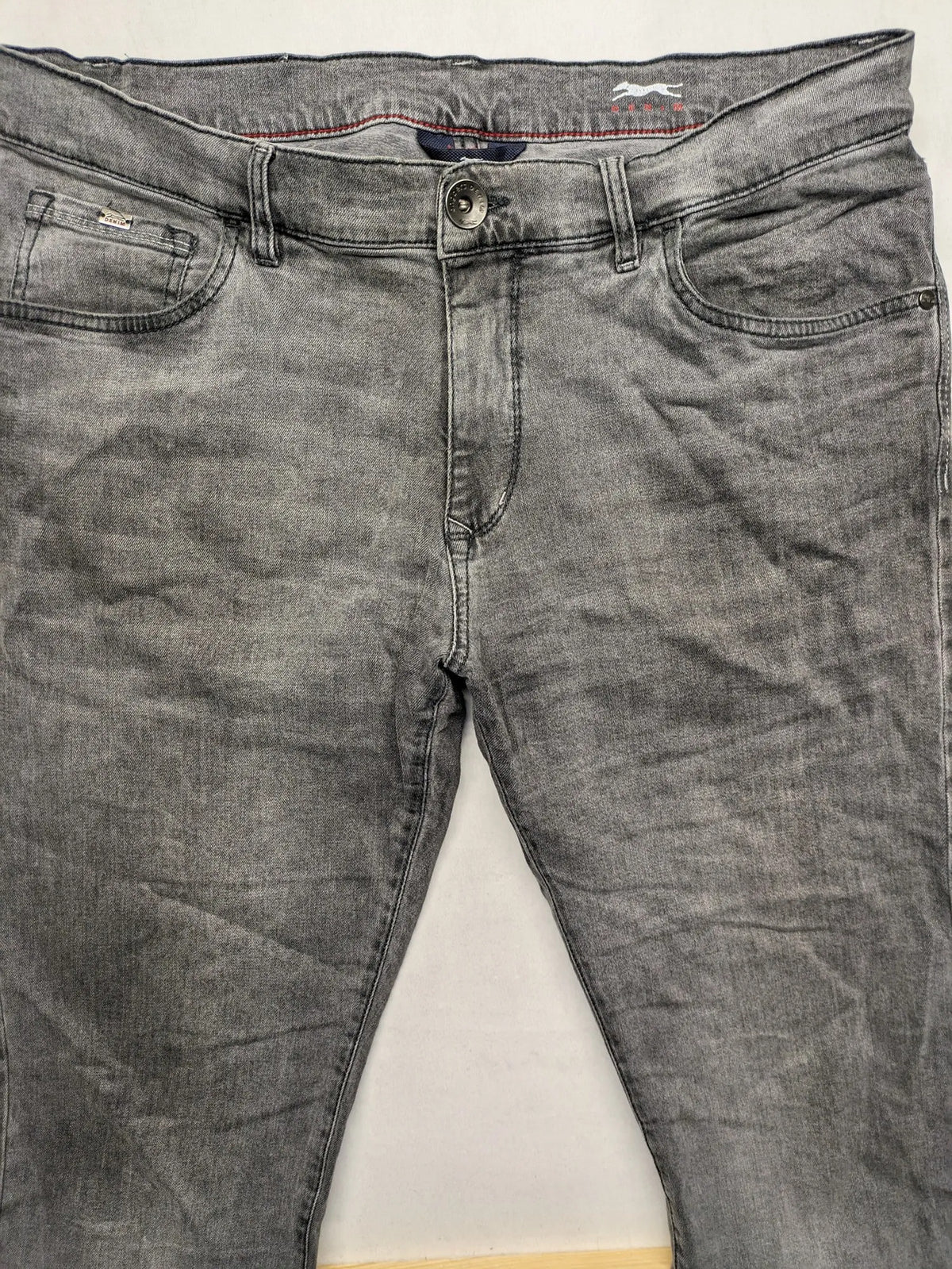 Engbers grey straight jeans stone washed with classic 5-pocket design and used look.