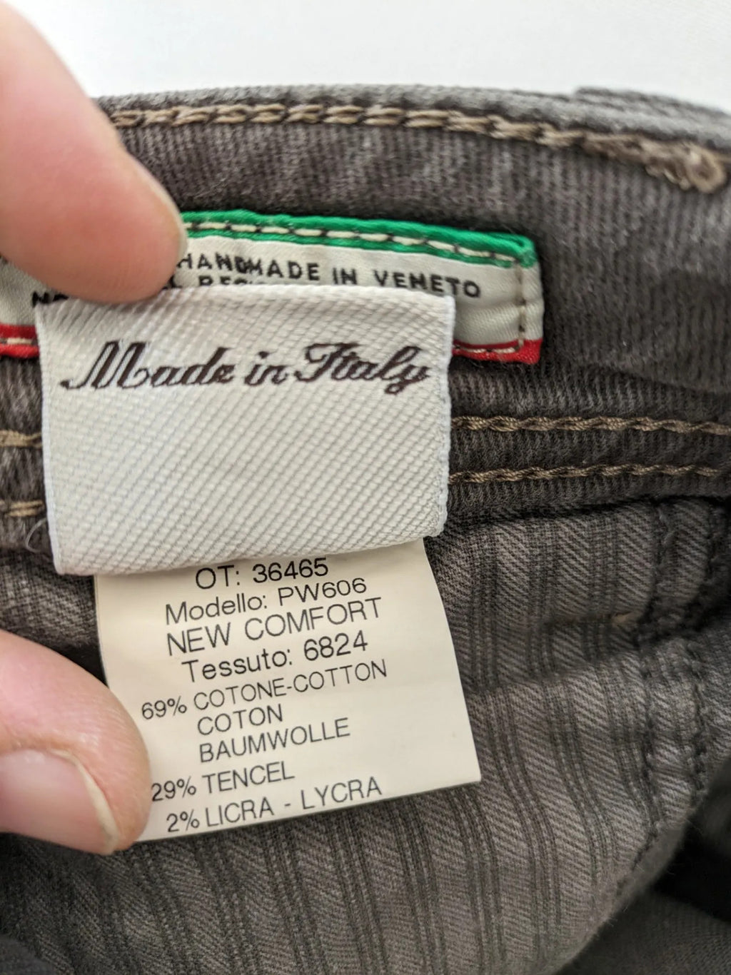 Jacob Cohen black straight jeans with leather logo patch and zip fly, size 32.