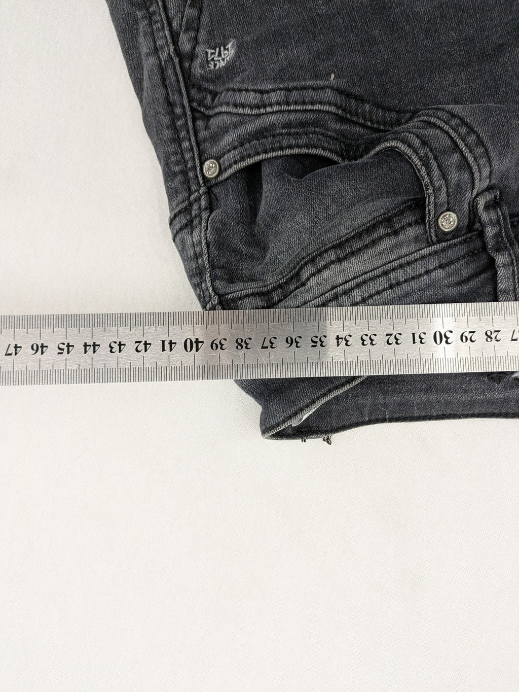 multiblu grey skinny jeans faded wash five-pocket design with button closure
