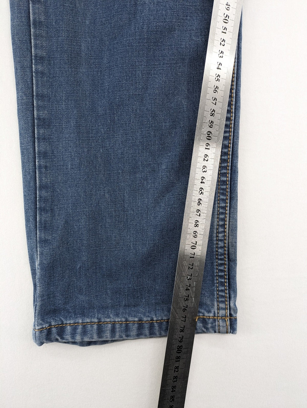 R-Stone Jeans blue straight leg denim with washed effect and "Fashion Wear" embroidery.
