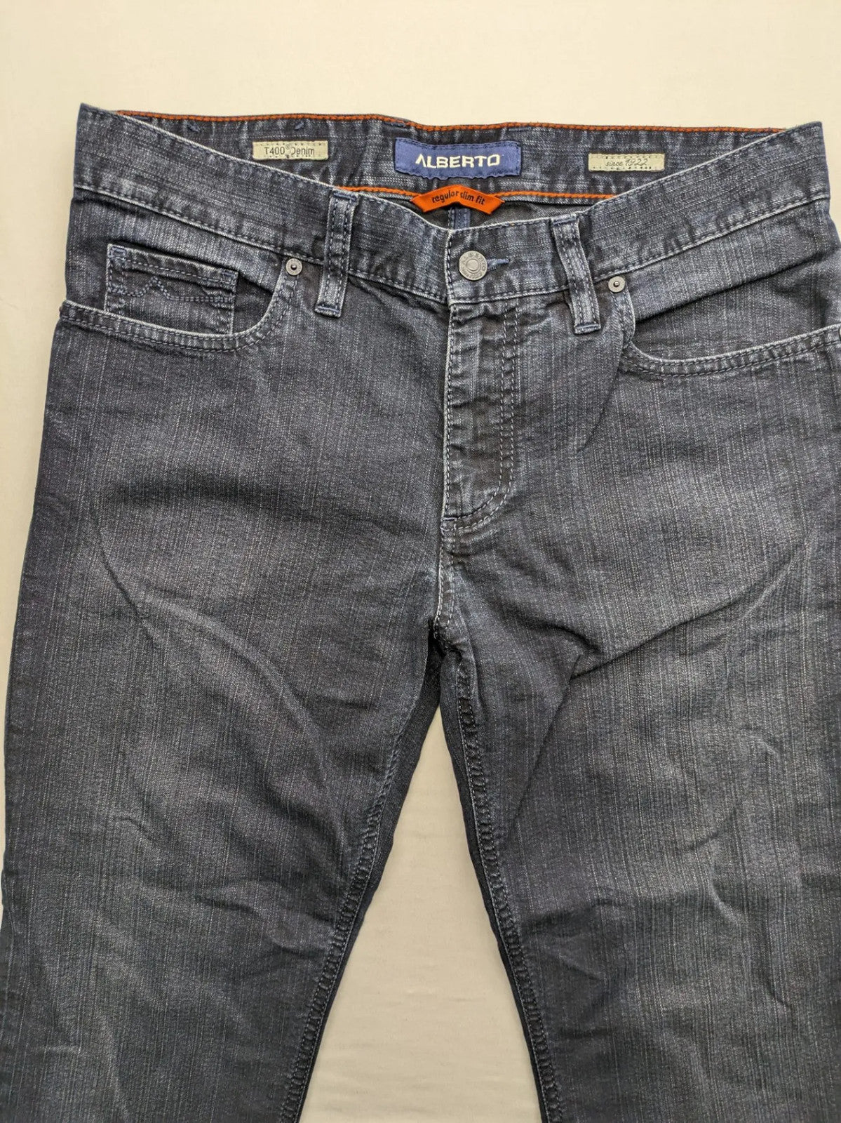 ALBERTO straight jeans dark blue five-pocket style with zipper, made from stretch denim.