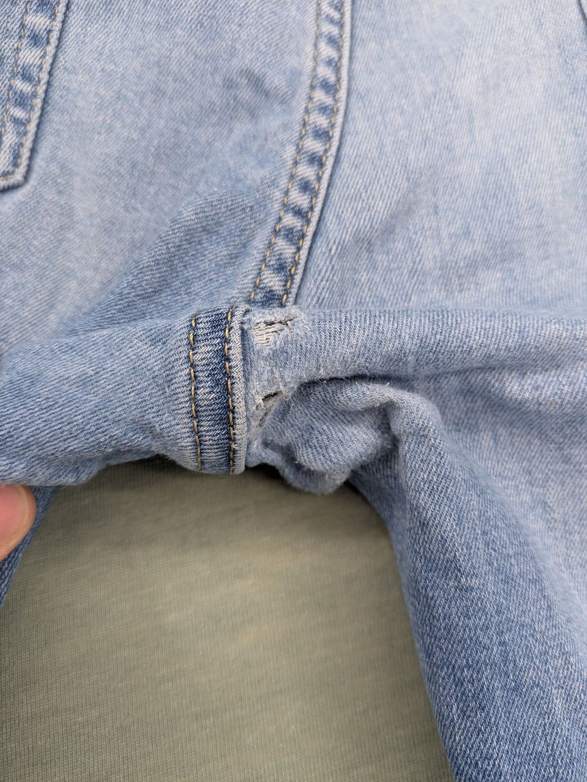 Wotega blue straight jeans light wash faded with classic 5-pocket design and stretch material.