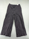 Tailor black culotte pants high waist wide leg with discreet back zipper.